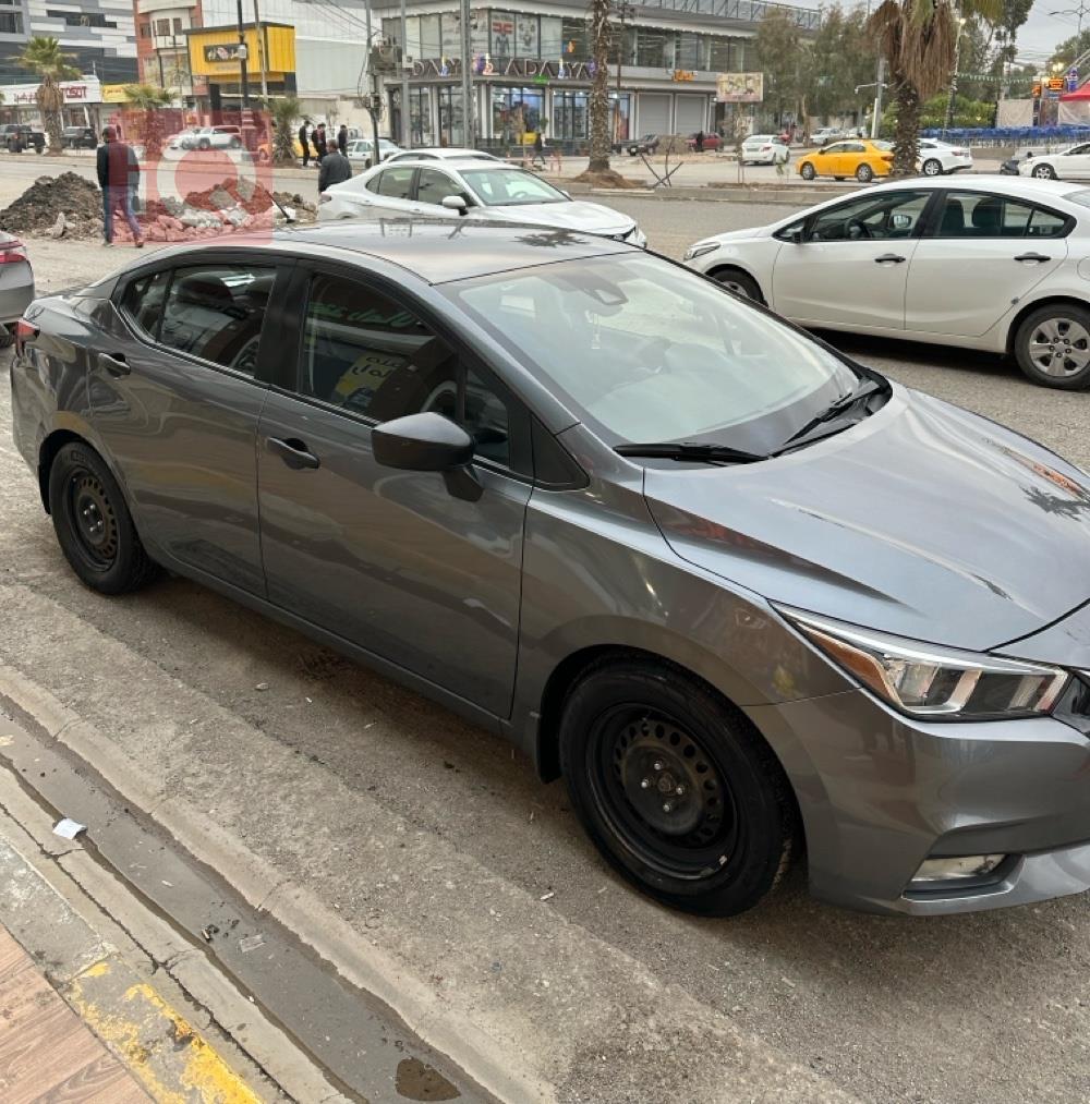 نيسان فيرسا